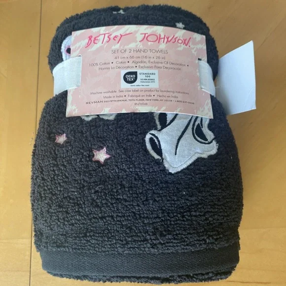 BETSEY JOHNSON‎ Halloween Bathroom Hand Towels Ghosts Set Of 2