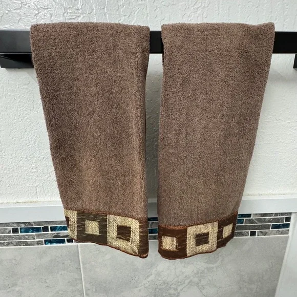 Avanti Linens Brown Cotton Hand Towels Set of 2 Geometric Jacquard Border Canada