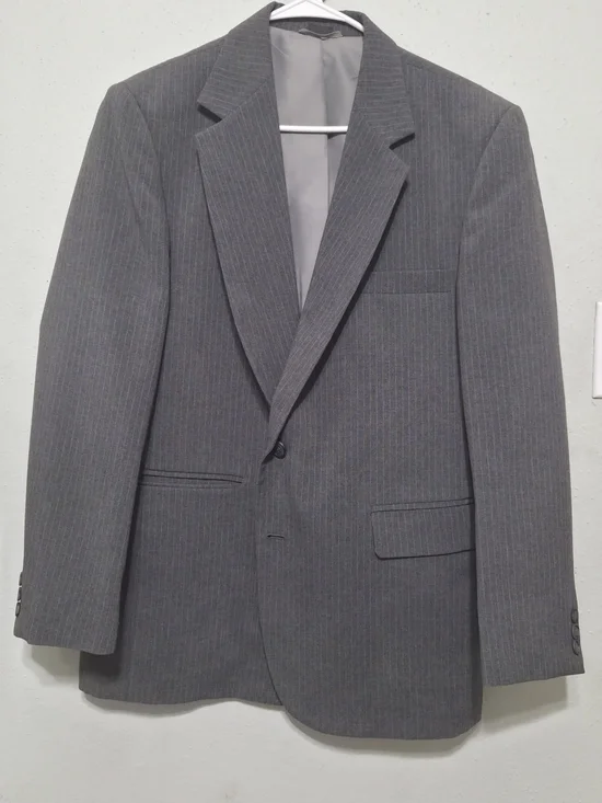 Gray Pinstripe Men's Suit Jacket - Classic Single-Breasted Blazer