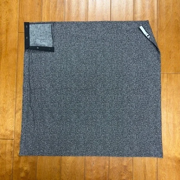 Lululemon Vinyasa Wrap Scarf  Multi-Use Stretch Snap Space Dye‎ Gray One Size