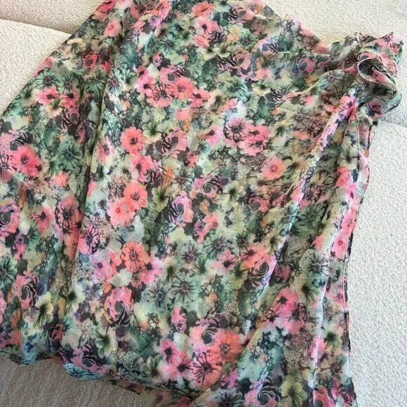 Women's‎ floral scarf