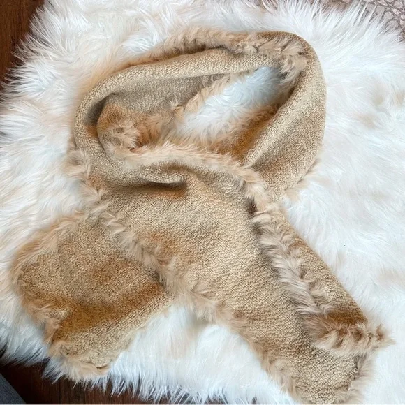 Vintage Angora Rabbit‎ Fur Trim Tan Knit Scarf Minimalist Classic