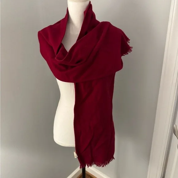 Evan-Picone Vintage Deep Red/Maroon Unisex Wool Blend Scarf. Circa 80’s