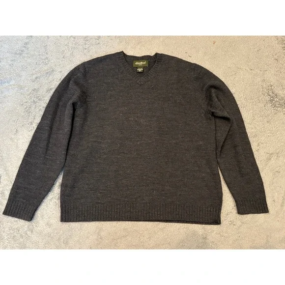Eddie Bauer Mens V-Neck Sweater 100% Wool Charcoal Gray Long Sleeve Pullover M