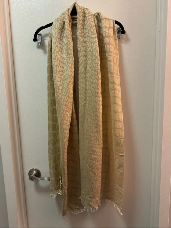 EUC Caché Gold Metallic Scarf | Textured Lightweight Fashion Wrap