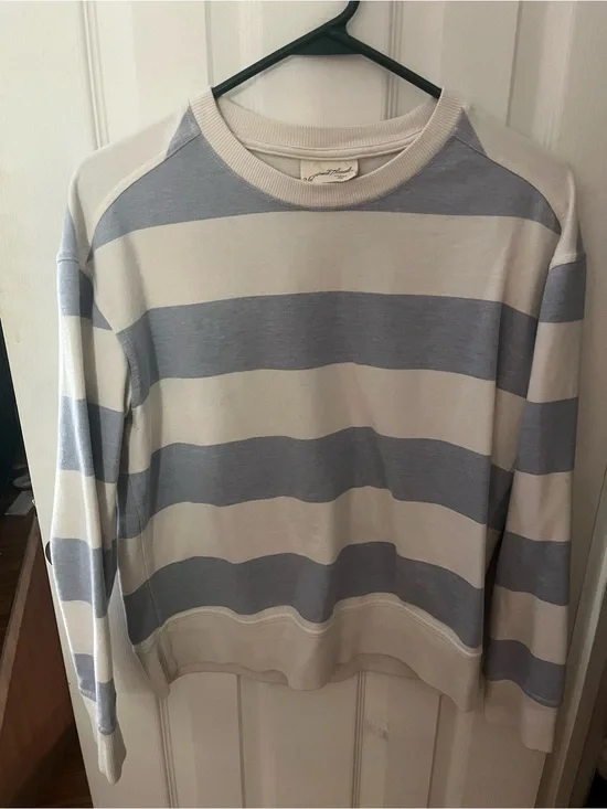 Universal Thread Men's Crewneck Sweater in Blue and Cream Stripes