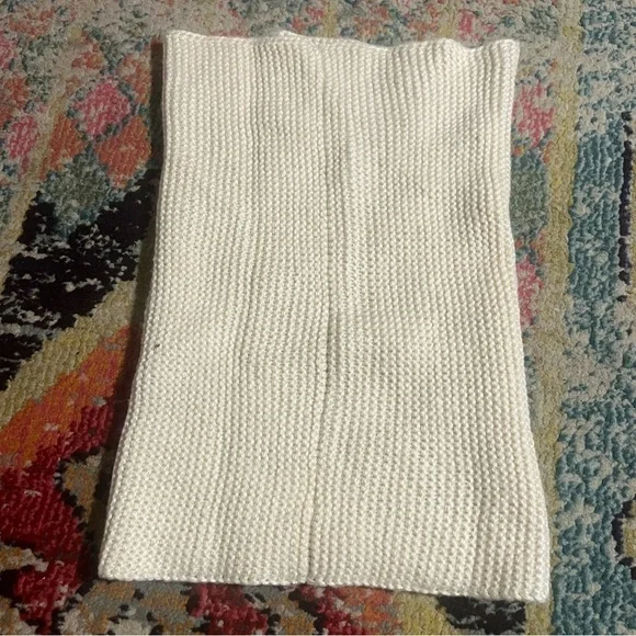 H&M rib-knit tube scarf cream color