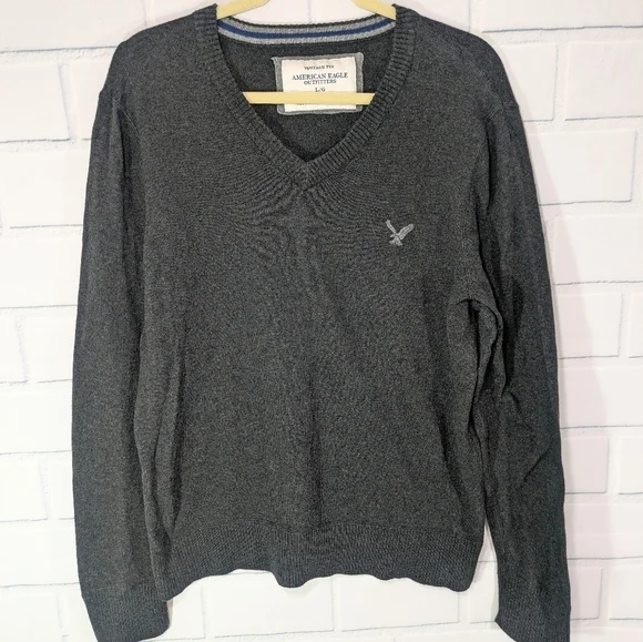 AEO Gray V-Neck Vintage Fot Cotton Sweater
