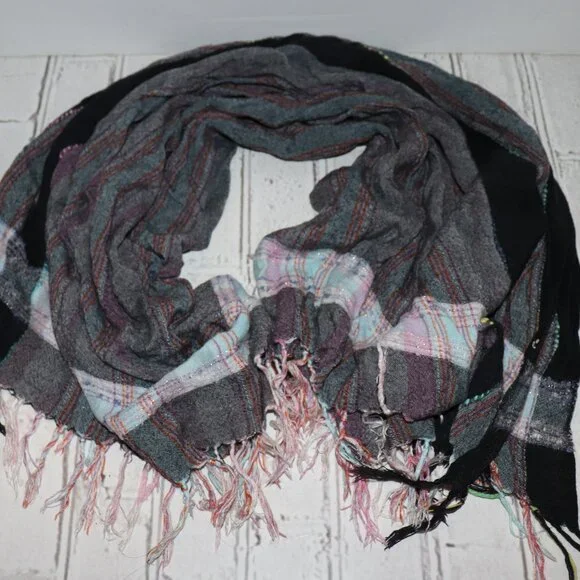 Gray & Multicolor Square Scarf with Fringe – 36