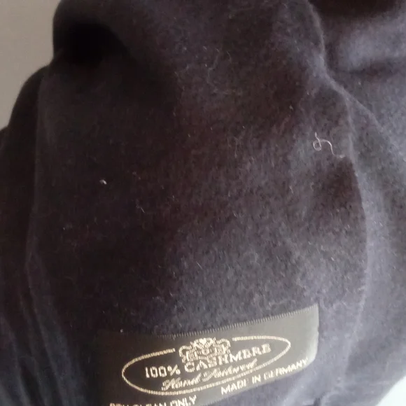 Luxurious 100% Cashmere Scarf‎ Hand Tailored Made in Germany