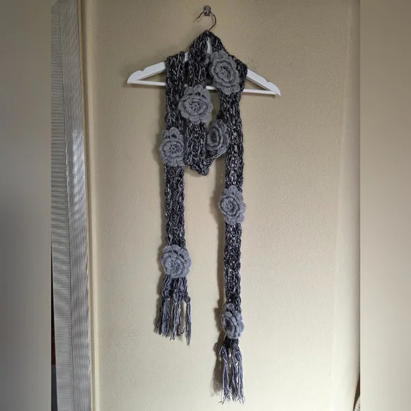 Y2k Handmade Knit Crochet Chunky Skinny Scarf Rosettes Roses Fun Feminine Floral