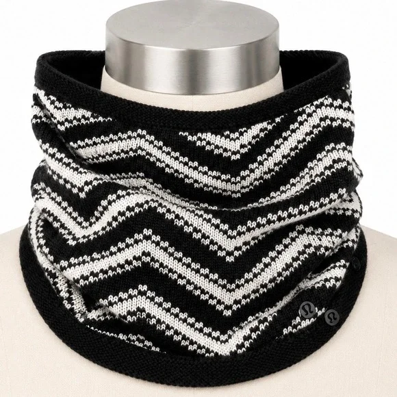 Lululemon Cashmere Blend Chevron Knit Neck Warmer OS Gaiter Black White Winter