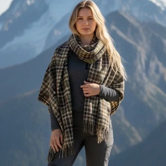 Wilfred Aritzia 100% Wool Diamond Mosaic Blanket Scarf Plaid Olive Green 51x61‎
