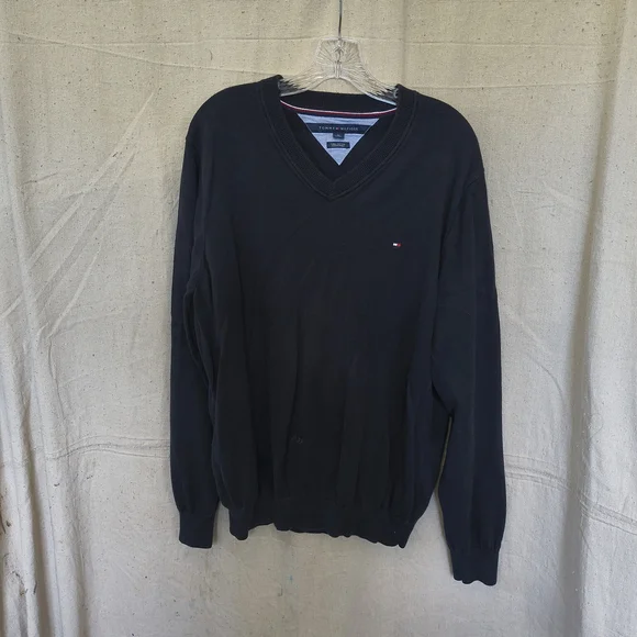 Tommy Hilfiger Men's XL Navy Classic V-Neck Long Sleeve Pull Over Sweater