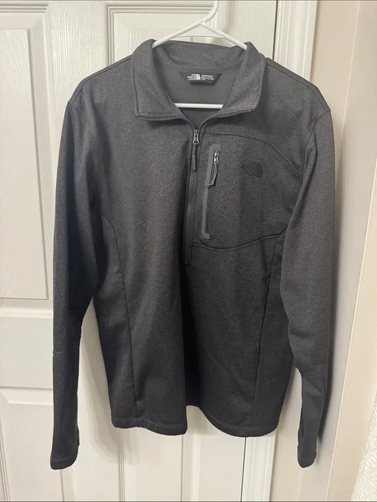 The North Face Men's Charcoal Gray Half-Zip Pullover