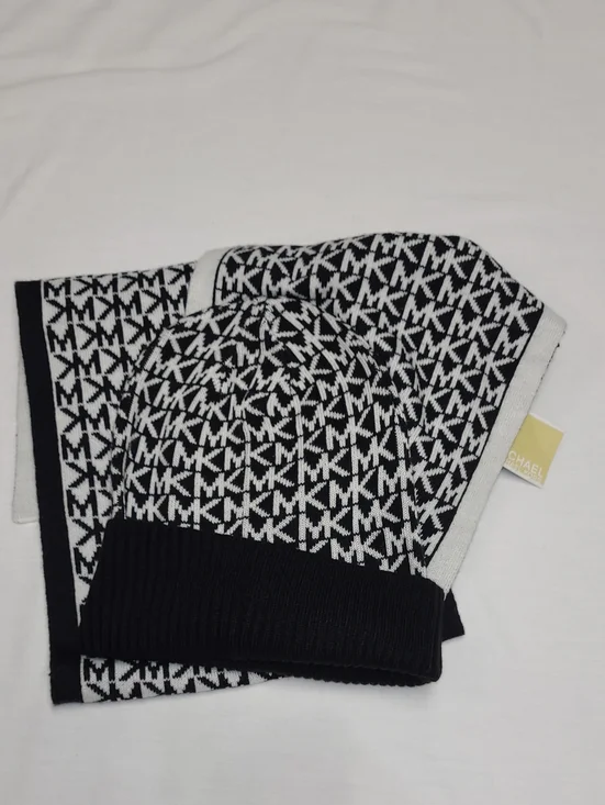 NWT Michael Kors Black and White MK Logo Knit Hat & Scarf Set