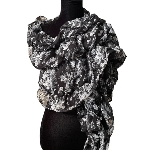 Elegant Black and‎ White Floral Scarf