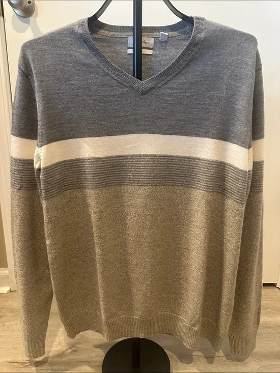 Calvin Klein Men V-Neck Sweater in Gray, Cream and Tan