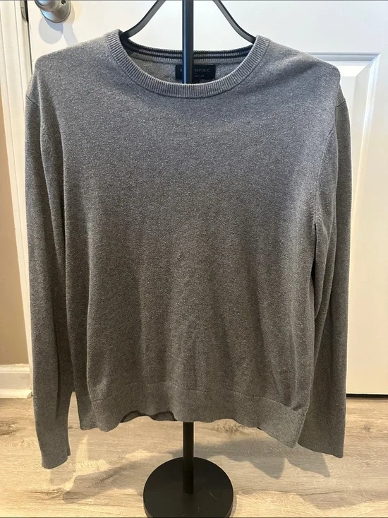 Banana Republic Men's Crewneck Sweater - Gray