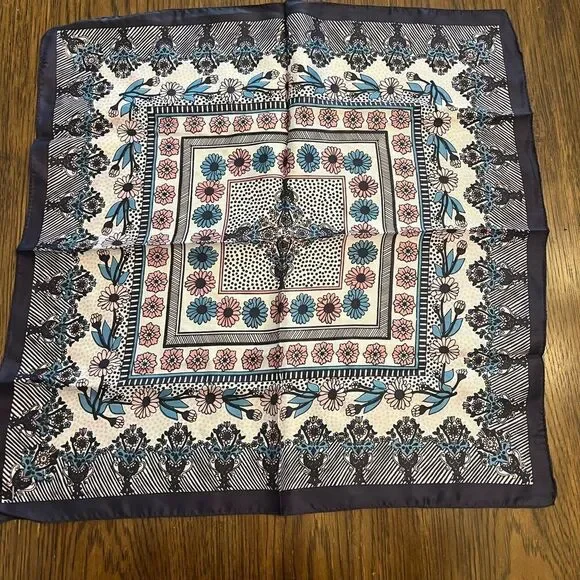 Beautiful Floral women’s Large Scarf.