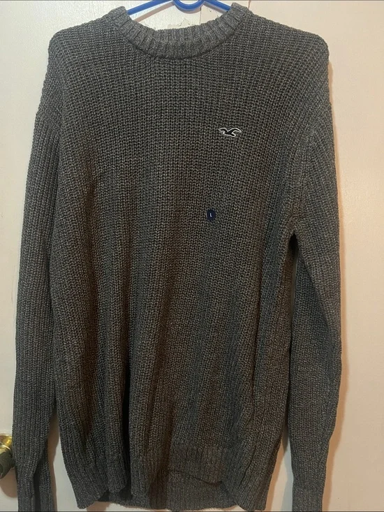 Hollister Men’s Charcoal Gray Knit Crewneck Sweater