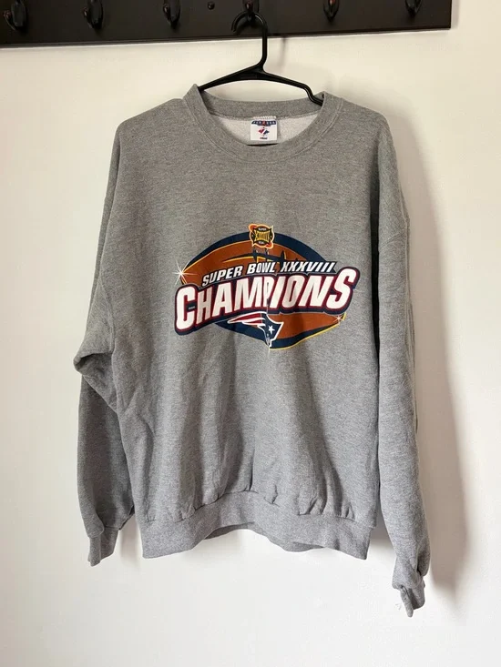 Vintage New England patriots Super Bowl champions 2004 jerzees crewneck sweater