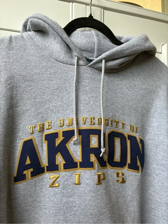 NWT Champion The University of Akron Zips embroidered Gray Hoodie men’s L