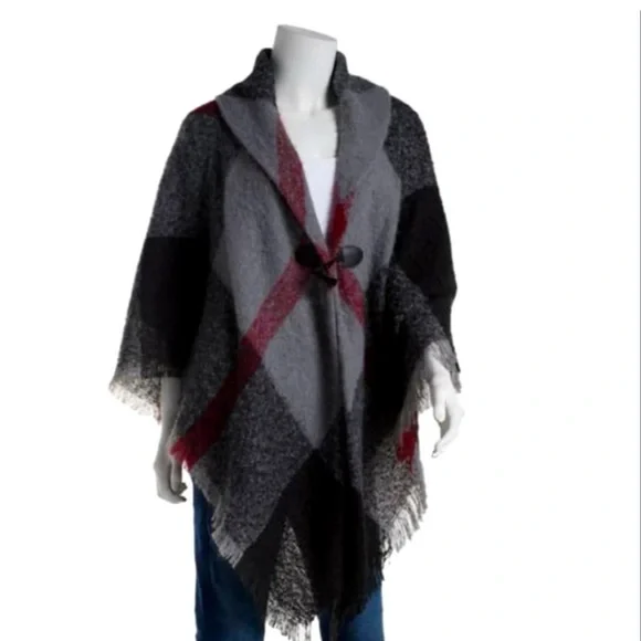 4/$25**New Modema NY Woven Plaid Cape Wrap Purple Cream.