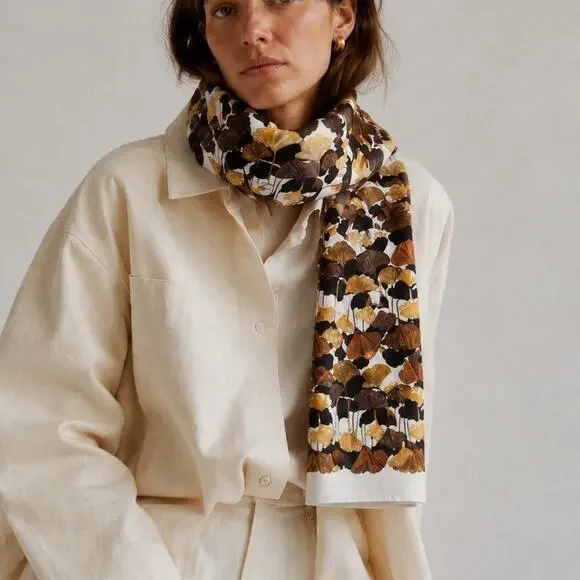 Gucci Authentic 100% Silk Scarf Ginkgo Leaf Print Ivory Brown Italy