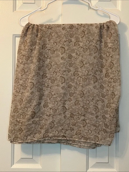 NWOT Large Square Cream Patterned Infinity Scarf