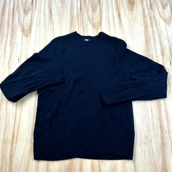 Uniqlo Sweater Men's Large Blue 100% Wool Crew Neck Long Sleeve Pullover Cozy