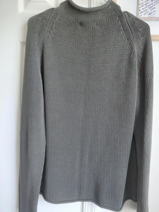 Banana Republic Gray Ribbed Knit Sweater