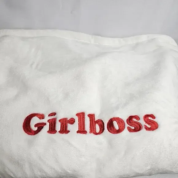 COCUS‎ POCUS - Girlboss Plush Fleece Nap Blanket