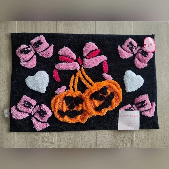 Betsey Johnson Halloween Pumpkins Bath Rug NWT‎