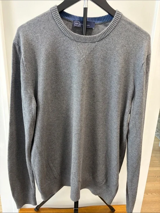GAP Men's Crewneck Sweater in Gray