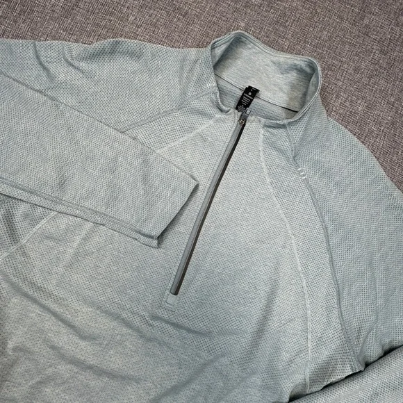 Lululemon Metal Vent Tech 1/2 Zip 2.0 Pullover Men Large Light‎ Blue Running