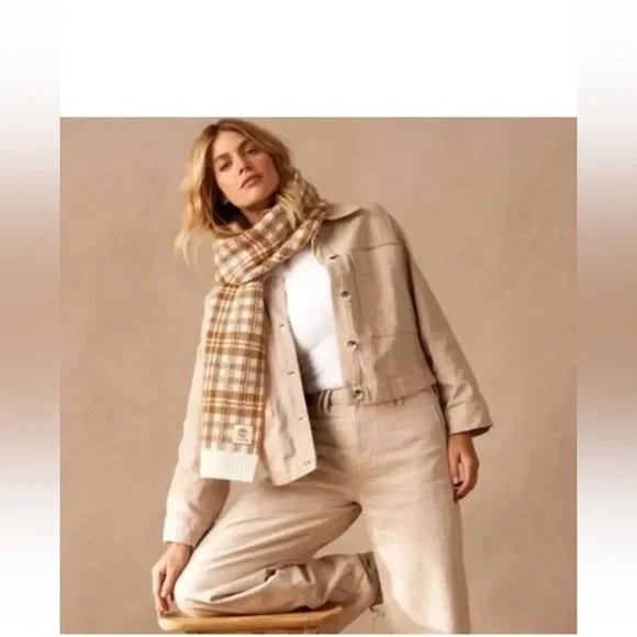 Timberland Carmel and cream scarf so pretty plaid one size $60