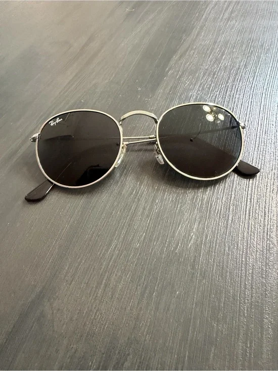 Ray-Ban RB8062 Oval Black Lens Silver Metal Sunglasses