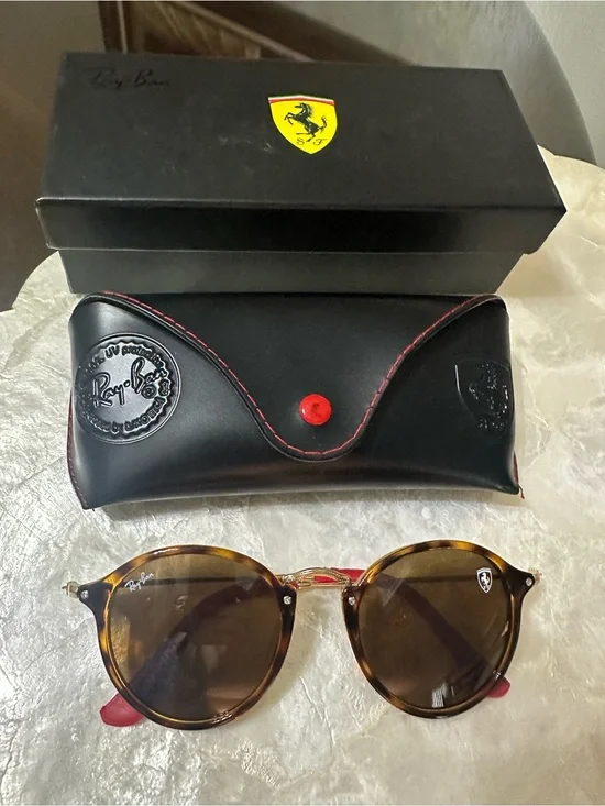 Ray-Ban Ferrari round sunglasses