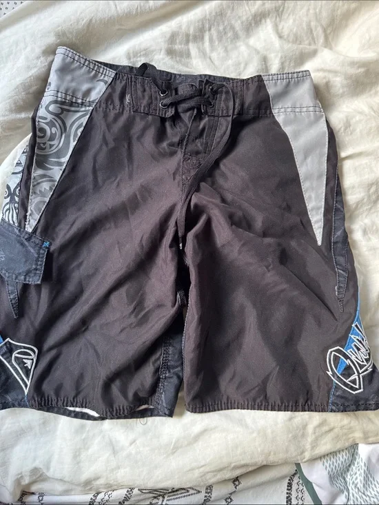 Quicksilver Y2K 90’s vintage black & gray Swim Trunks/ board shorts.