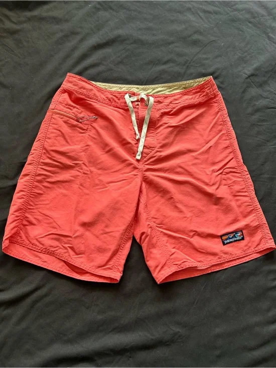 Patagonia Wavefarer Boardshorts Coral Size 32 (W32 x L20)