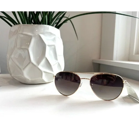 Oscar de la Renta Women Aviator Sunglasses Gold Mint Green Smoke Gradient Lens