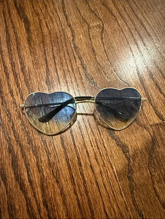 Heart-Shaped Gradient Lens Sunglasses - Gold Frame