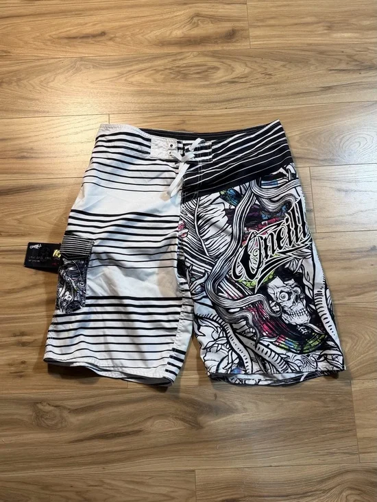 O'Neill Men's Black & White Graphic Stripe Boardshorts