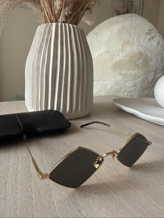 Yves Saint Laurent Diamond YSL SL 302 Lisa Gold Frame Sunglasses Black Lenses