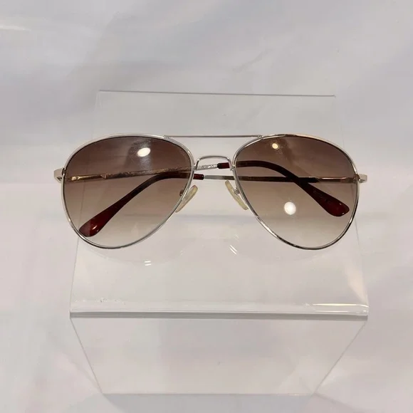 Unisex—Gold Rimmed Aviator Style Fashion Sunglasses