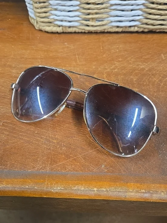 Gold Frame Aviator Sunglasses with Brown Gradient Lenses