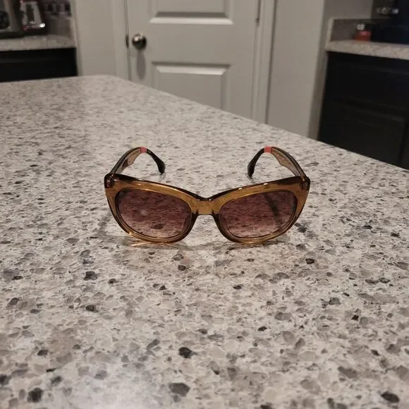 Tom’s Rose Crystal Kitty Brown Gardient Women's  Sunglass