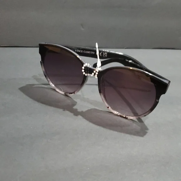 Vince Camuto vc1061 black and Gray multi fade lens sunglasses new‎