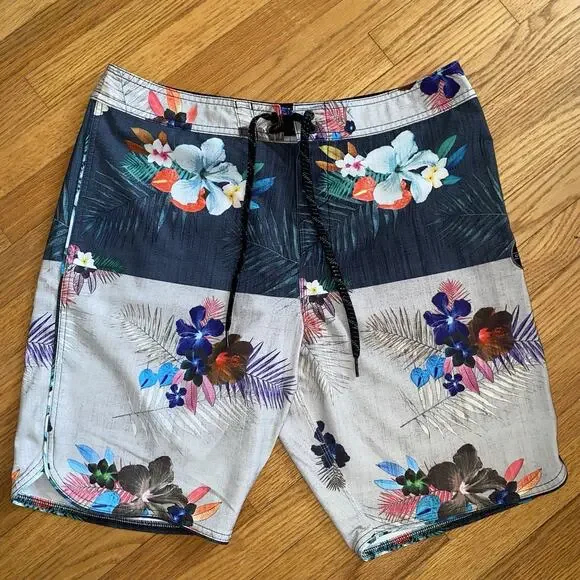 O'Neill Hyperfreak Floral Boardshorts Men's Size 32